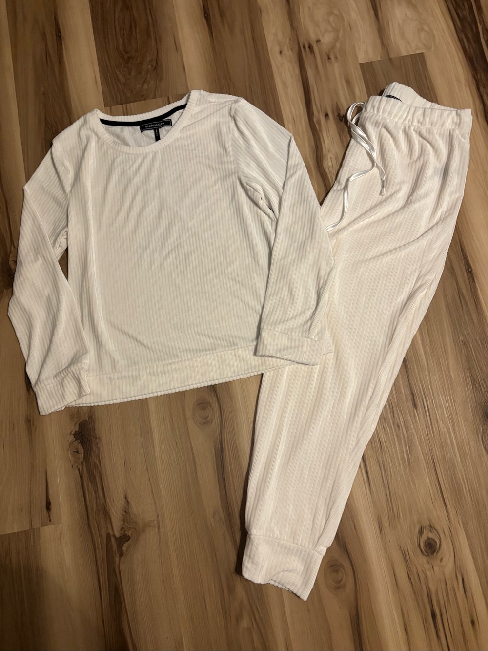 BCBGMaxAzria Women’s Ribbed Pajama Set - White